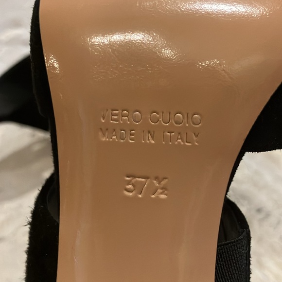 Never worn!!! Barneys NY Black Suede Heels! - Picture 4 of 5